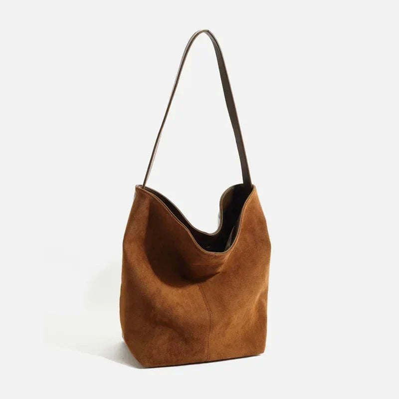 sac-hobo-marron-silhouette-souple-design-minimaliste
