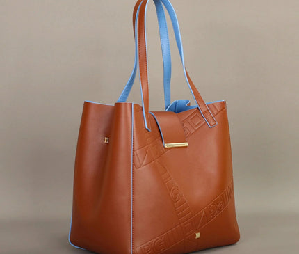 sac-rectangulaire-texture-tressee-boucle-doree