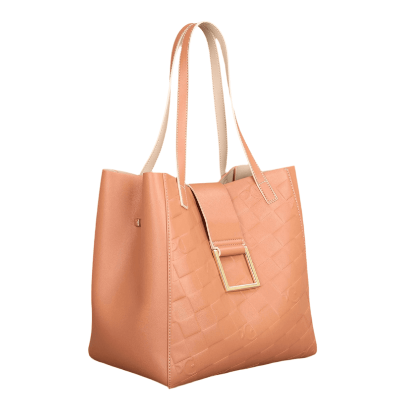 sac-rectangulaire-texture-tressee-boucle-doree