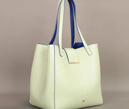 sac-rectangulaire-texture-tressee-boucle-doree