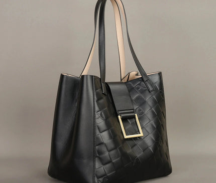 sac-rectangulaire-texture-tressee-boucle-doree