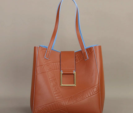 sac-rectangulaire-texture-tressee-boucle-doree
