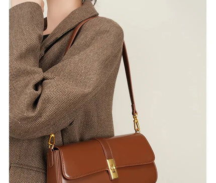 sac-rectangulaire-fermoir-dore-bandouliere-amovible