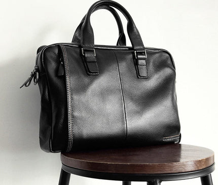 sac-noir-structure-design-urbain-sophistique