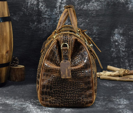 sac-de-voyage-vintage-motif-crocodile