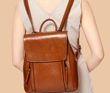 sac-a-dos-marron-rouge-structure-rabat-poches-zippees