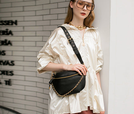 sac-banane-noir-chaine-doree-sangle-ajustable