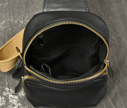 sacoche-compacte-noire-sangle-contrastee