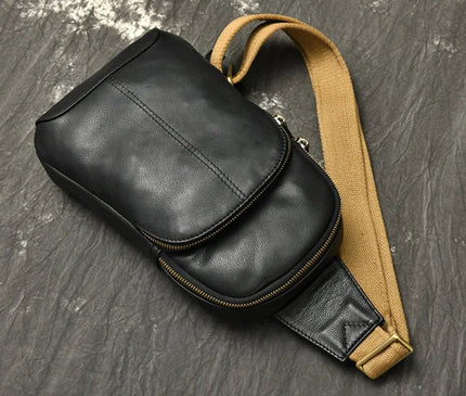 sacoche-compacte-noire-sangle-contrastee