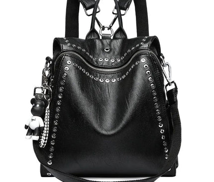 sac-a-dos-urbain-noir-oeillets-metalliques-ourson-decoratif