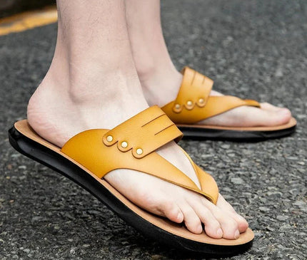 sandale-minimaliste-cuir-marron-design-epure