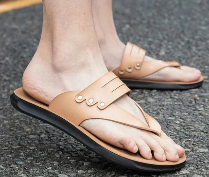 sandale-minimaliste-cuir-marron-design-epure