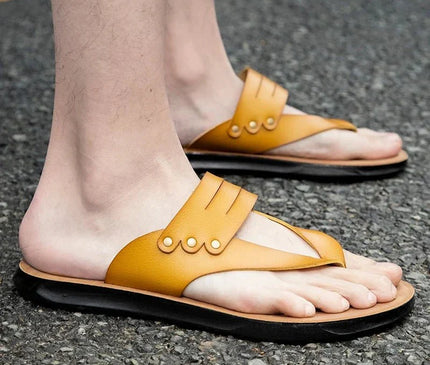 sandale-minimaliste-cuir-marron-design-epure