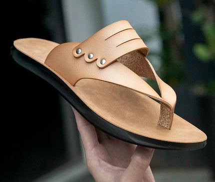 sandale-minimaliste-cuir-marron-design-epure
