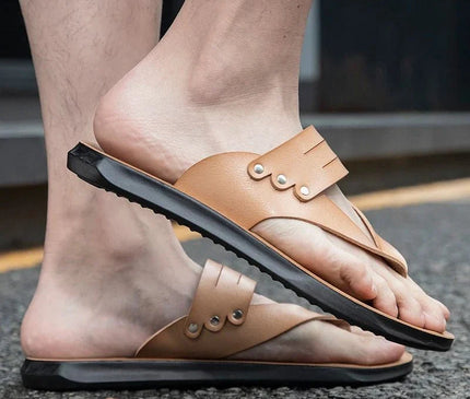 sandale-minimaliste-cuir-marron-design-epure