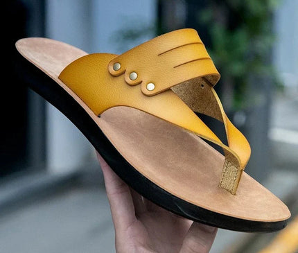 sandale-minimaliste-cuir-marron-design-epure