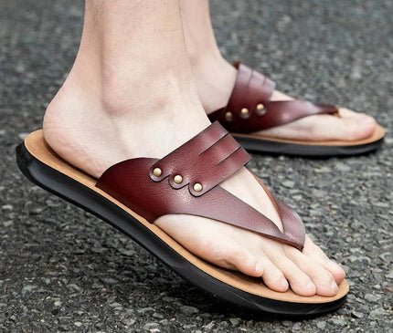 sandale-minimaliste-cuir-marron-design-epure