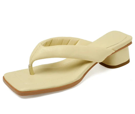 claquette-moderne-creme-minimaliste-talon-bas