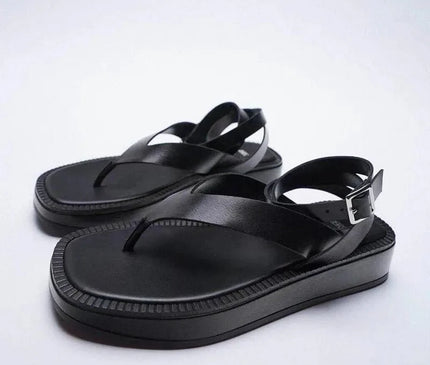sandale-noire-a-plateforme-minimaliste-sangle-cheville