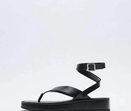 sandale-noire-a-plateforme-minimaliste-sangle-cheville