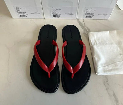 sandales-decontractees-noir-blanc-lanieres-croisees