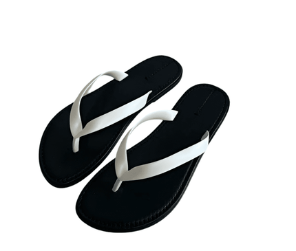 sandales-decontractees-noir-blanc-lanieres-croisees