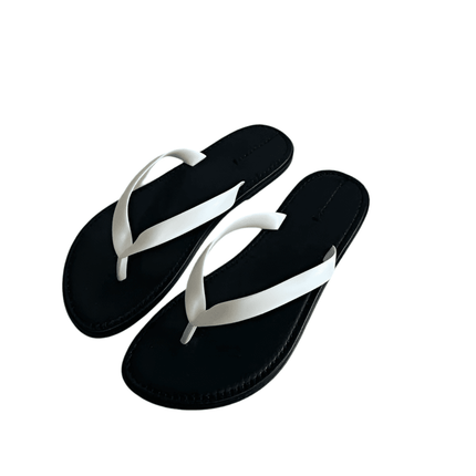 sandales-decontractees-noir-blanc-lanieres-croisees