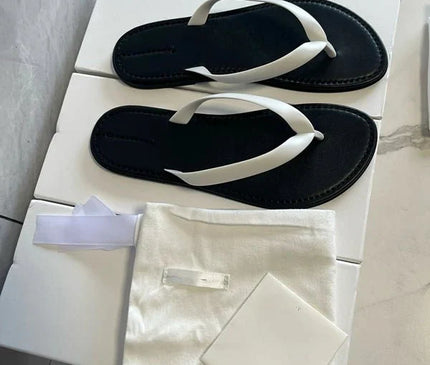 sandales-decontractees-noir-blanc-lanieres-croisees