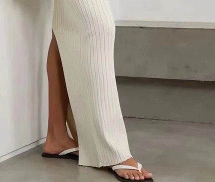 sandales-decontractees-noir-blanc-lanieres-croisees