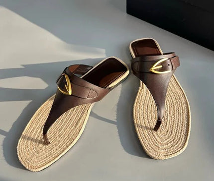 sandales-tongs-marron-semelle-tressee-boucle-doree