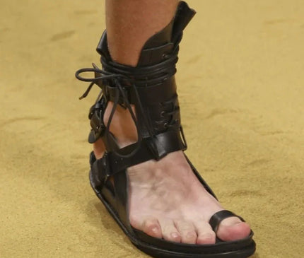 chaussure-montante-gladiateur-noir-et-vert-lanieres