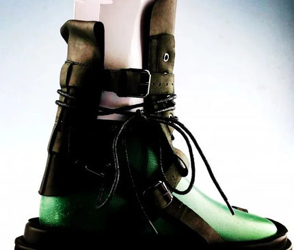 chaussure-montante-gladiateur-noir-et-vert-lanieres