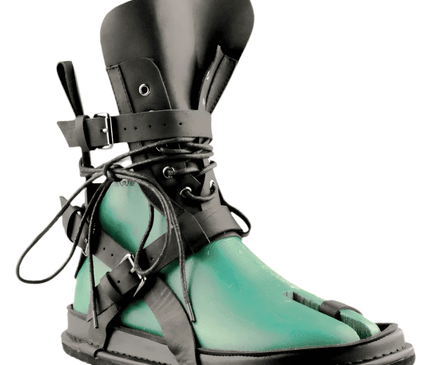 chaussure-montante-gladiateur-noir-et-vert-lanieres